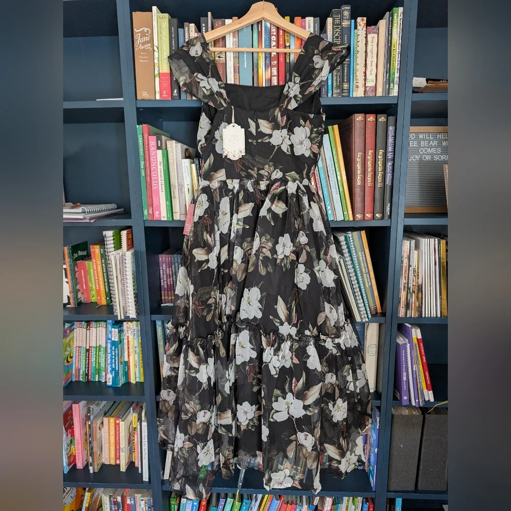 Ivy City Co I Feel Pretty in Magnolia - Picture 4 of 11